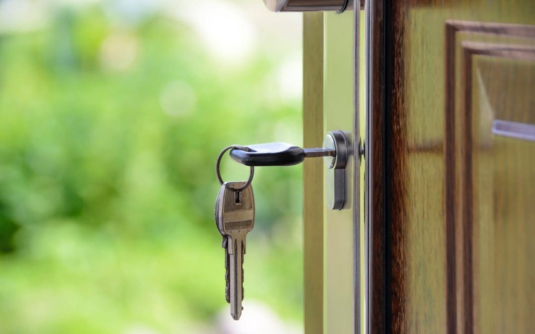 Can a locksmith open a locked door UK?